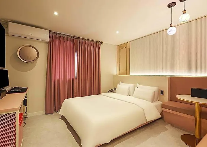 Jamsil Ravi Hotel